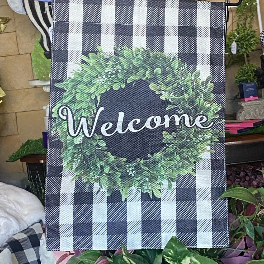 Welcome Black and White Check Garden Flag